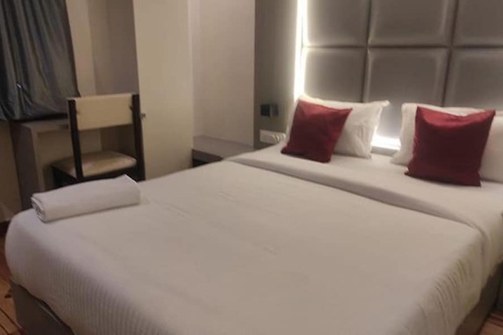 Room 9 of 21