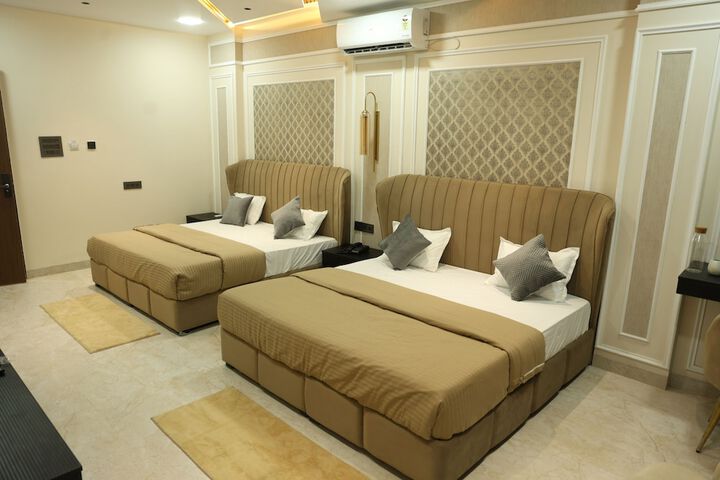 Room 5 of 34