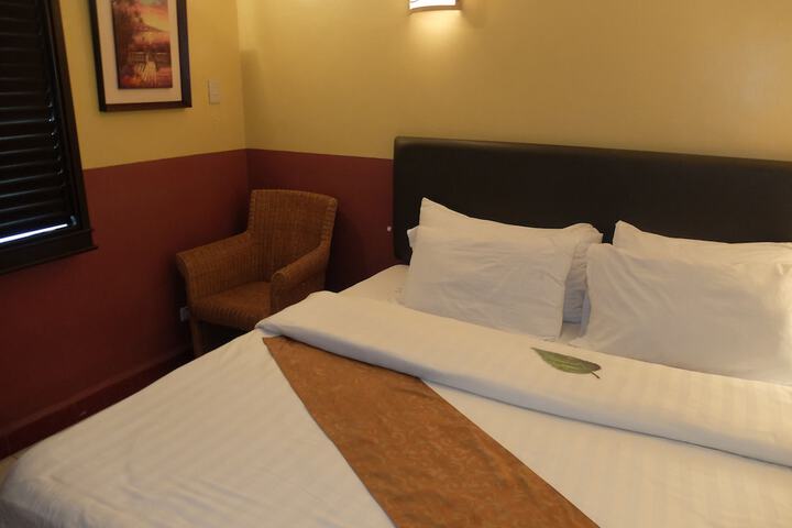 Room 9 of 114
