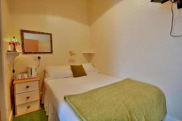 Room 7 of 39