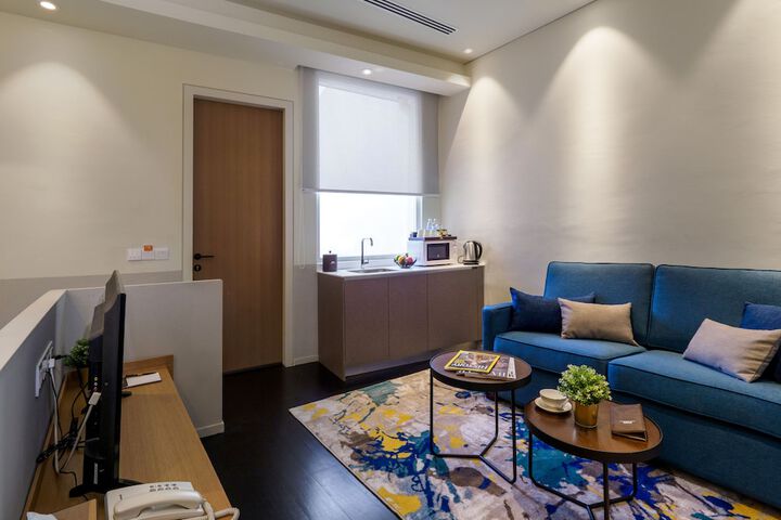 Room 10 of 20