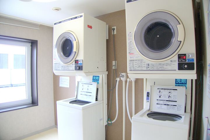 Room 12 of 27