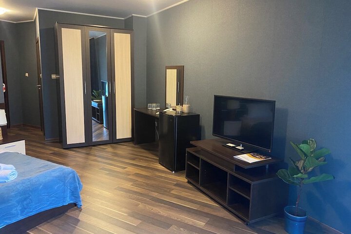 Room 10 of 43