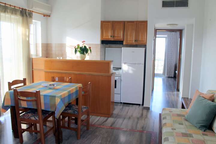 Room 12 of 46