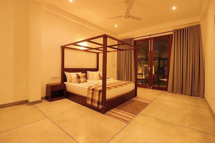 Room 44 of 90