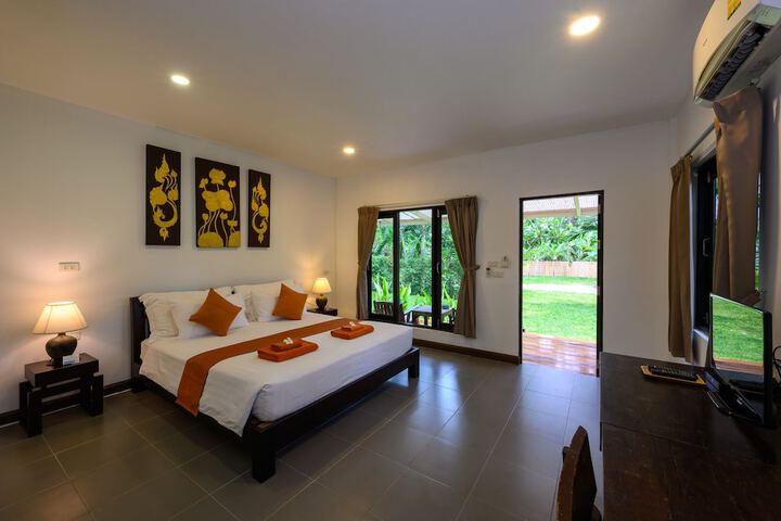 Room 9 of 200