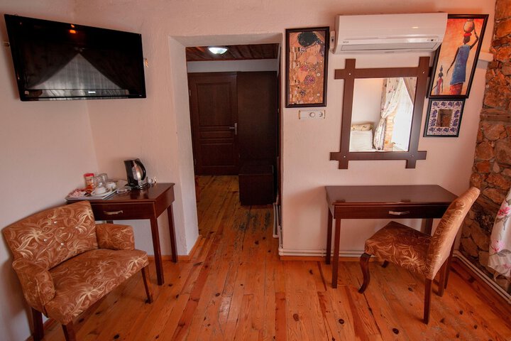 Room 12 of 81