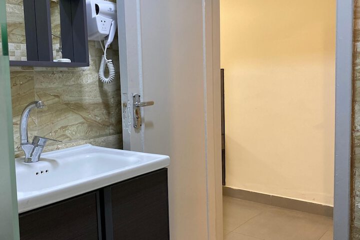 Room 48 of 64