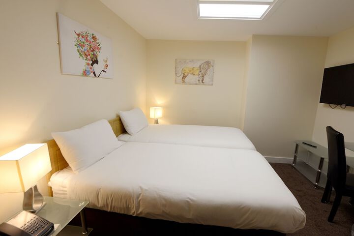 Room 8 of 52