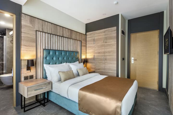 Room 8 of 44