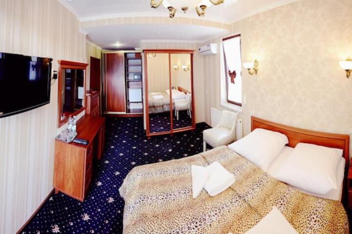 Room 14 of 49