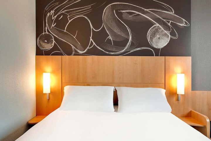 Room 10 of 110