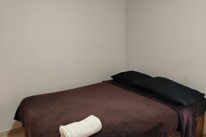Room 12 of 27