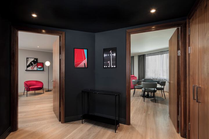 Room 22 of 110