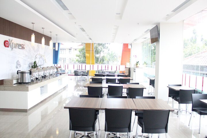 Dining Photos