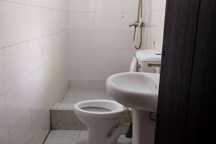 Room 35 of 41