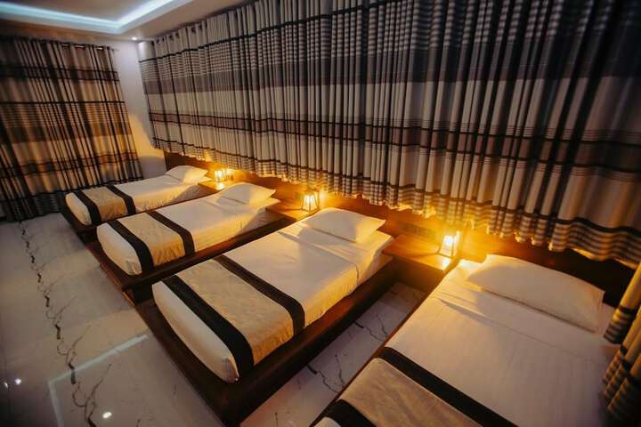 Room 8 of 44
