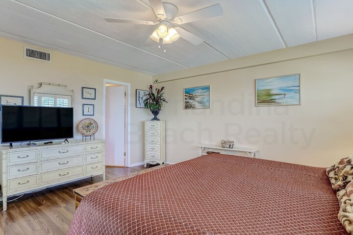Room 4 of 56