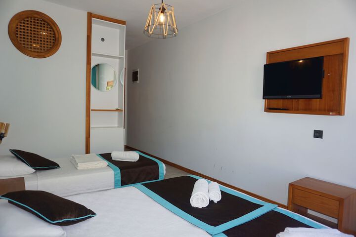 Room 33 of 46