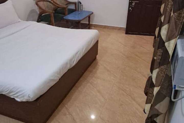 Room 13 of 72