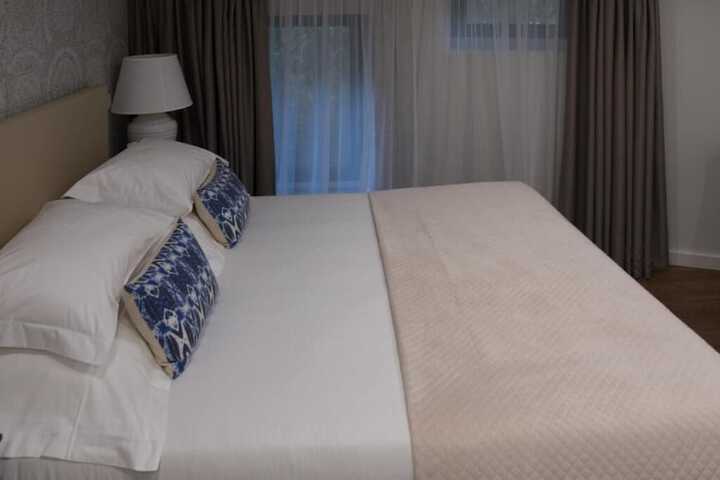 Room 27 of 51