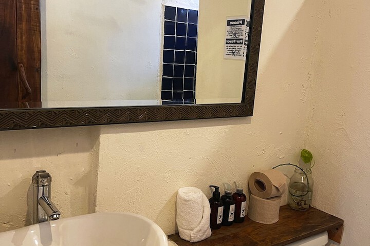 Room 115 of 172