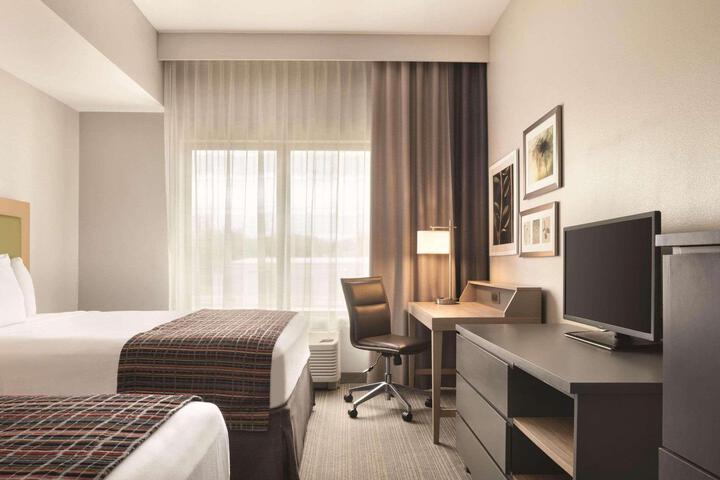 2 Queen Beds (5 of 5)