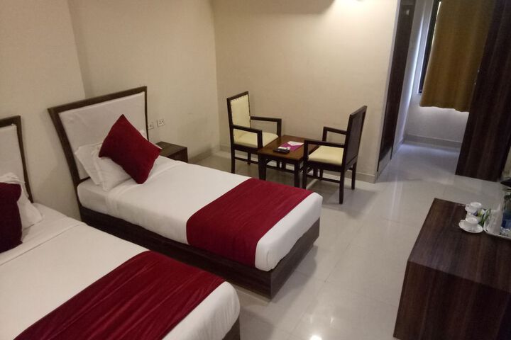 Room 3 of 25