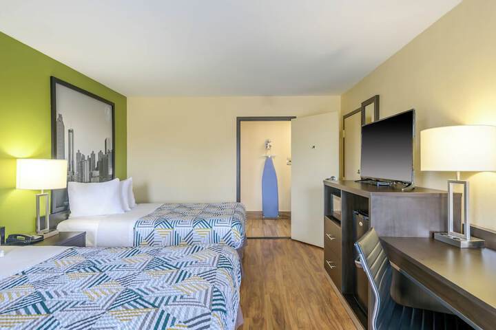2 Double Beds (6 of 6)