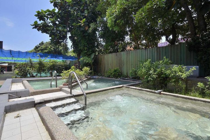 Pool 27 of 45
