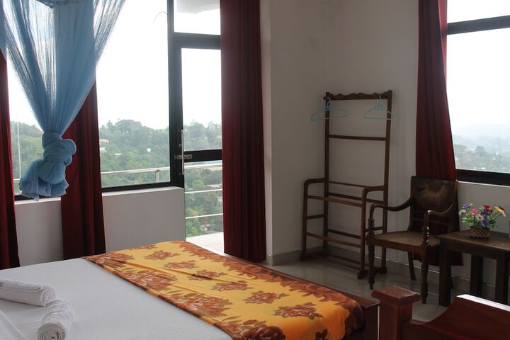 Room 27 of 53