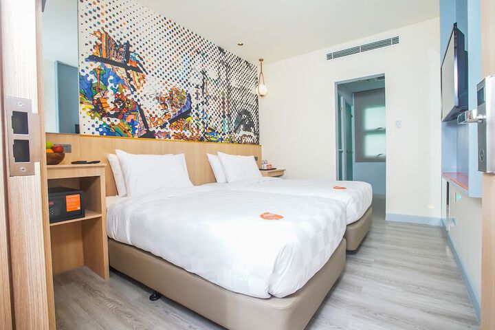 Room 8 of 15