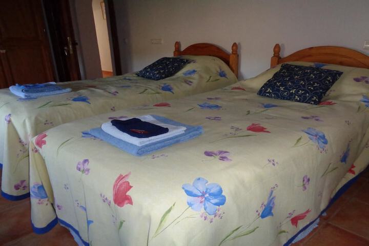 Room 11 of 36