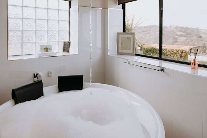 Hot Tub 224 of 288