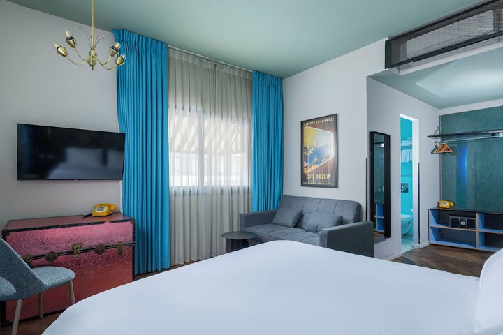 Room 20 of 64