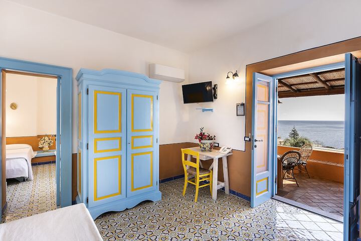 Room 5 of 78