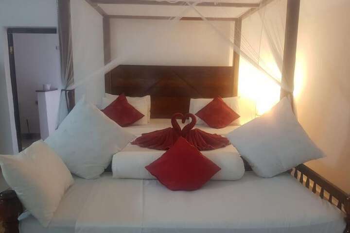 Room 3 of 6