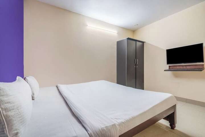 Room 4 of 23