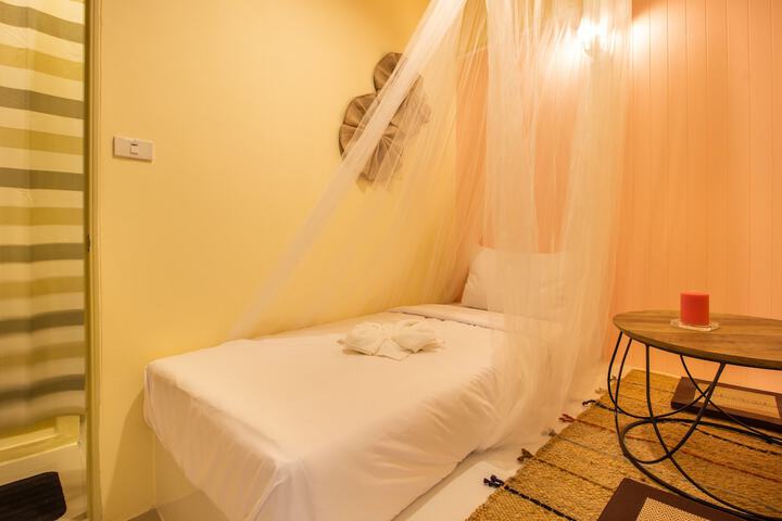 Room 7 of 39