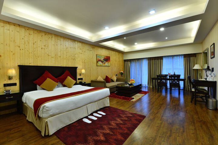 Room 20 of 166