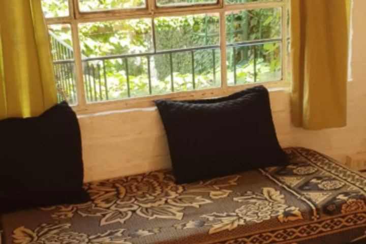 Room 4 of 17