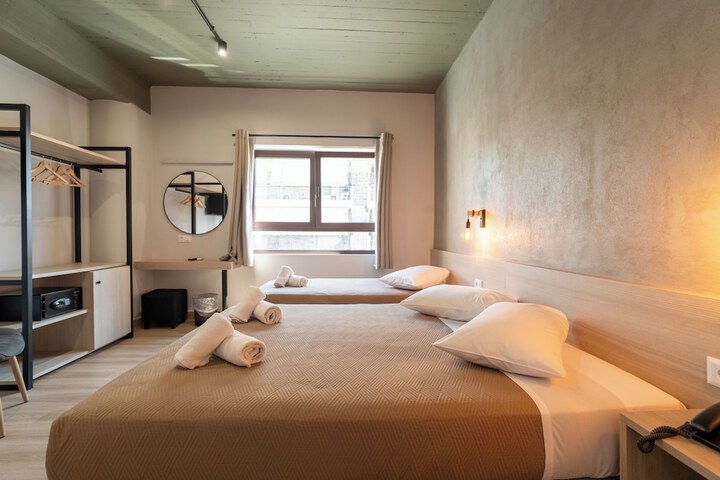 Room 8 of 36