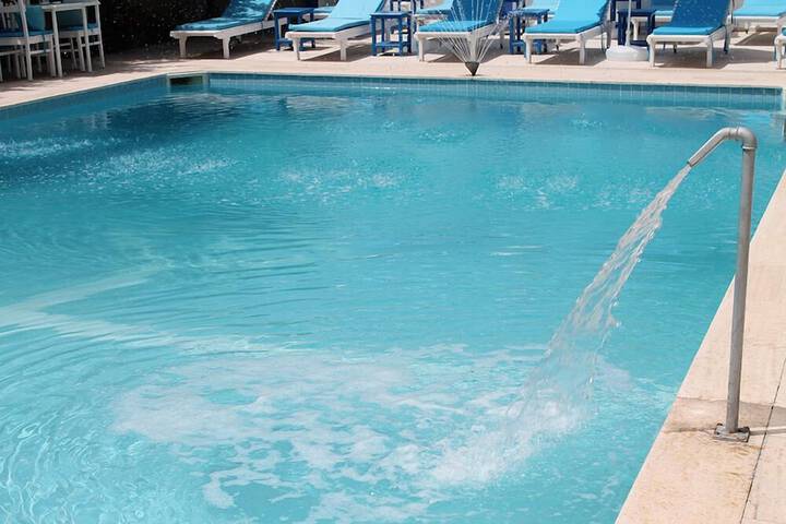 Pool 20 of 51