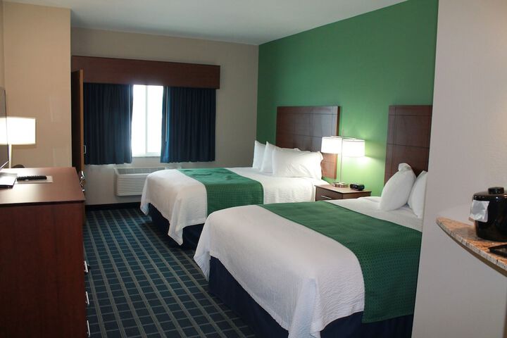 Room 7 of 32