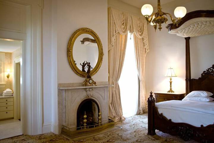 Room 8 of 43