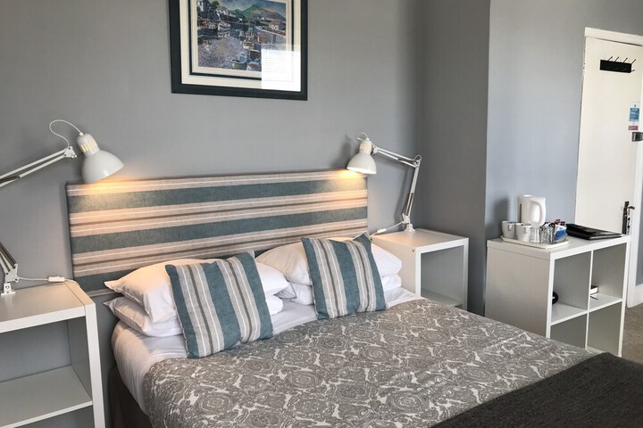 Room 7 of 90
