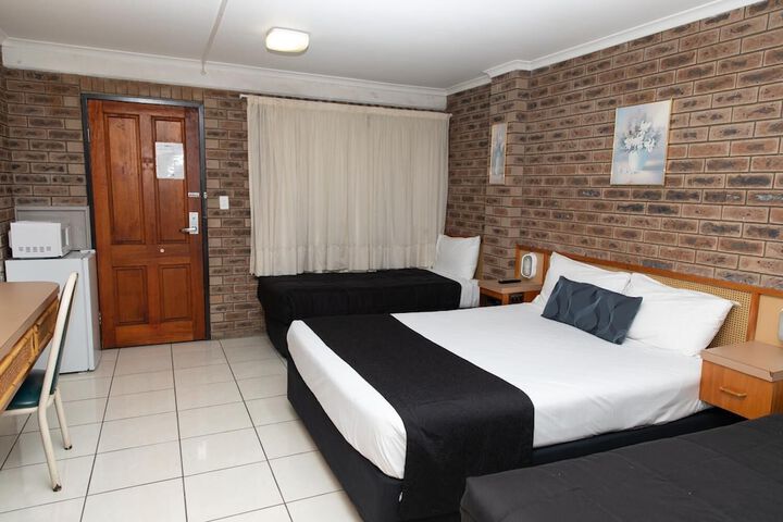 Room 8 of 27