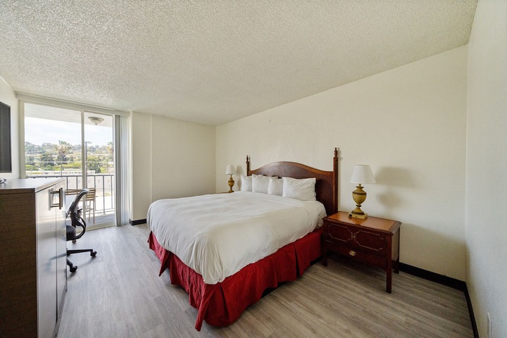 Room 6 of 20