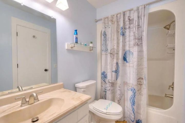 Room 8 of 21
