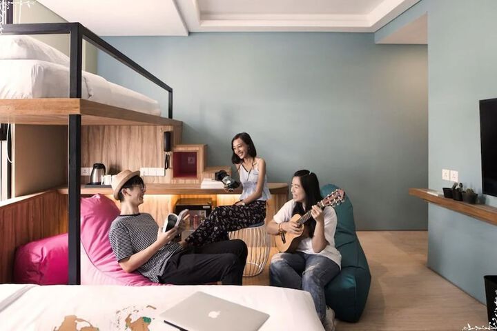 Room 10 of 65
